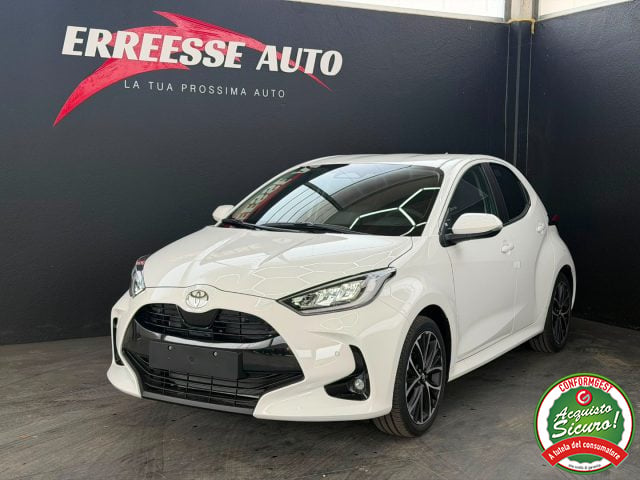 Toyota Yaris 1.5 Hybrid 5 porte ICON + TECH PACK km 0 a NOVARA