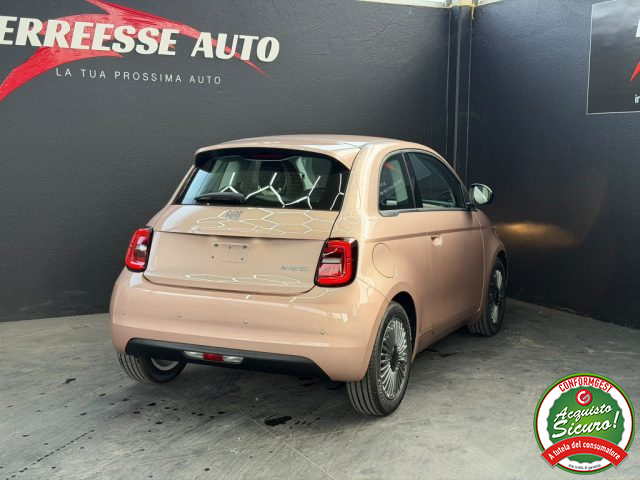 Fiat 500 Berlina Hybrid Icon - foto 4 di 4