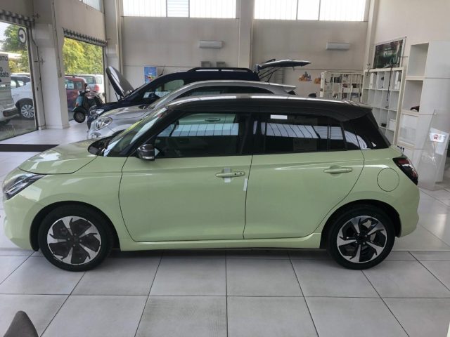 Suzuki Swift 1.2 Hybrid 4WD AllGrip Top NUOVO DA IMMATRICOLARE - foto 3 di 4