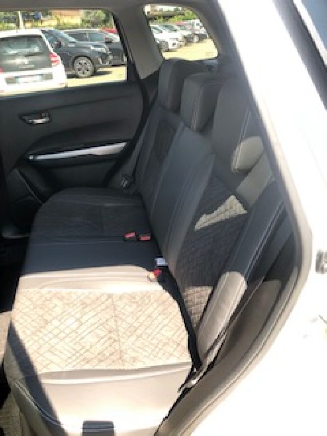 Suzuki Vitara 1.4 Hybrid 4WD AllGrip Top nuovo a CASTEGGIO