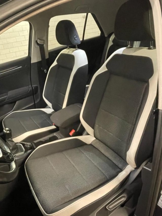Volkswagen T-Roc 2.0 TDI SCR 4MOTION Style BlueMotion Technology, del 2019, 120.372 km, in vendita a Casteggio (PV)