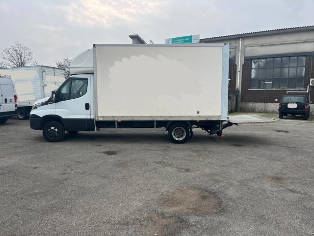 Iveco Daily 35C16 BTor 2.3 HPT PL-RG Cabinato usato a CASTEGGIO