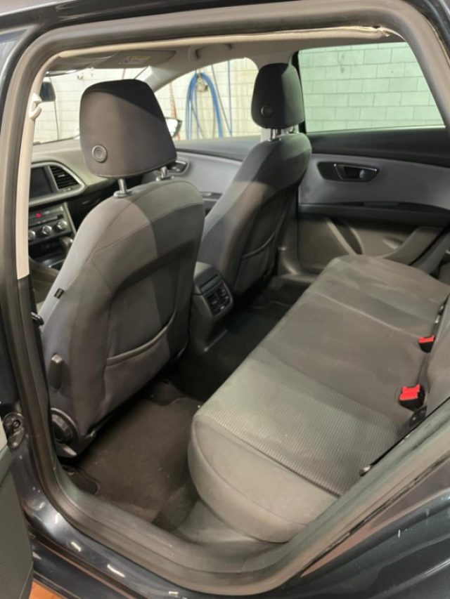 SEAT Leon 1.6 TDI 116CV ST Business - foto 2 di 4