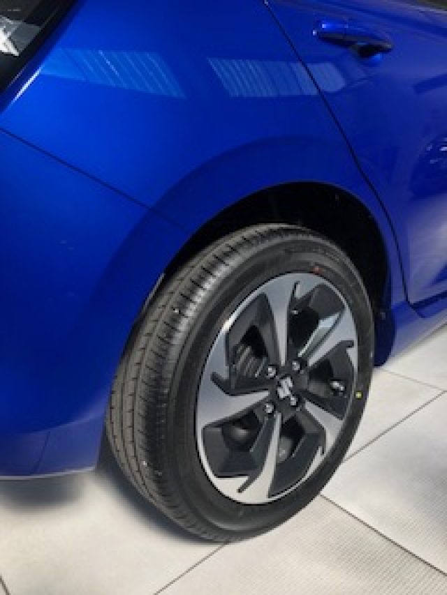 Suzuki Swift 1.2 Hybrid Top 2wd NUOVO DA IMMATRICOLARE nuovo a CASTEGGIO