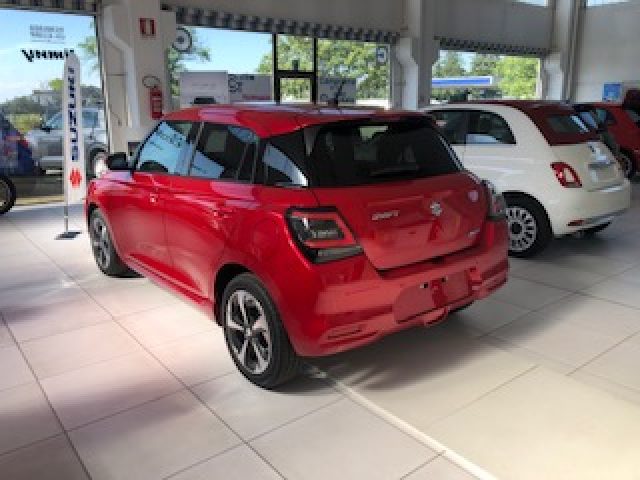 Suzuki Swift 1.2 Hybrid CVT AUTOMATICA Top NUOVO DA IMMATRIC nuovo a CASTEGGIO