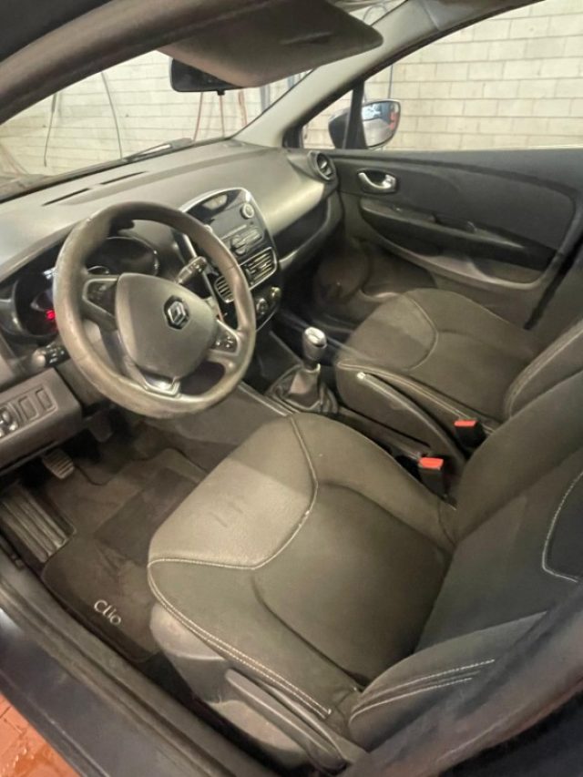 Renault Clio 1.2 75CV 5 porte Life - foto 3 di 18