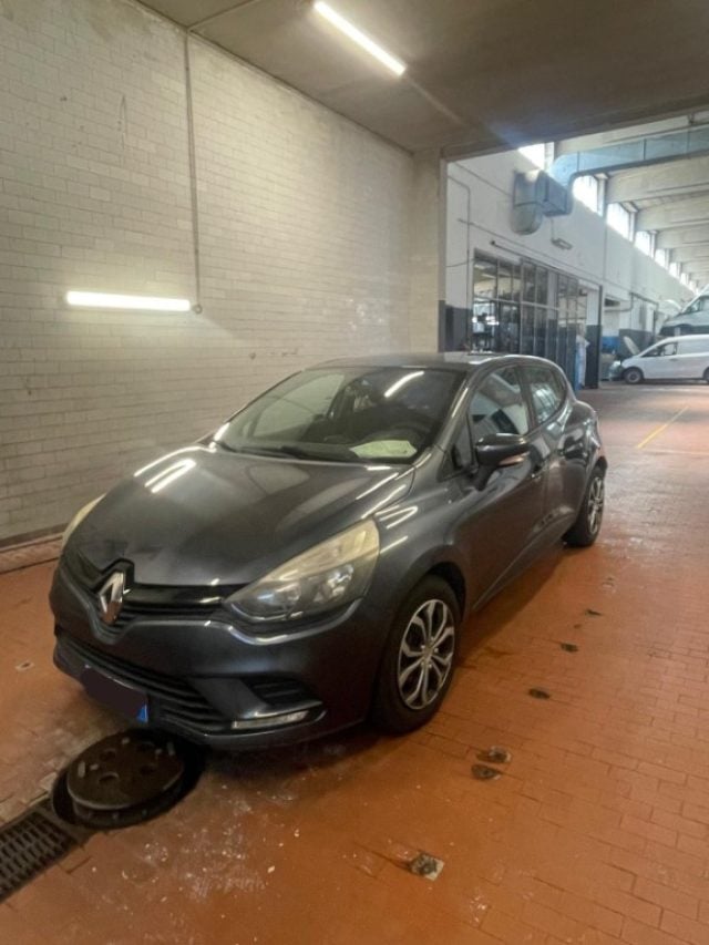 Renault Clio 1.2 75CV 5 porte Life, del 2017, 120.000 km, in vendita a Casteggio (PV)
