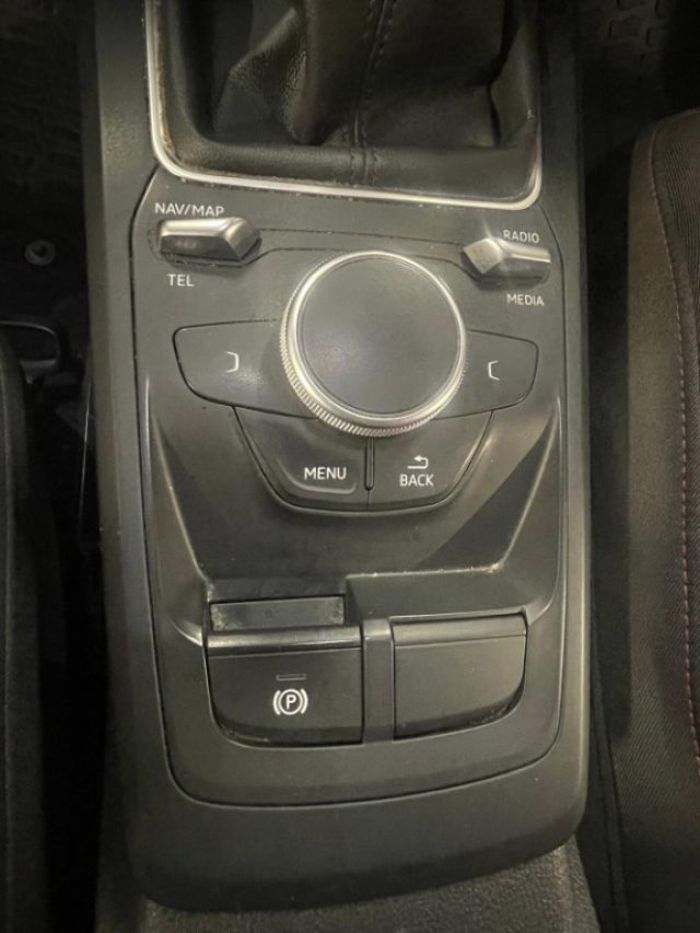 Audi Q2 30 TDI Identity Black - foto 3 di 20