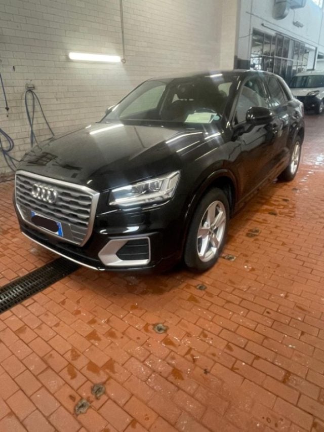 Audi Q2 30 TDI Identity Black, del 2019, 155.946 km, in vendita a Casteggio (PV)
