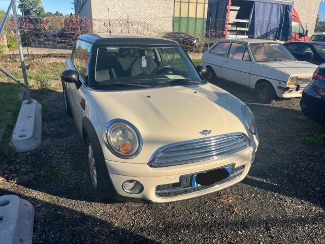MINI Cooper D 1.6 16V Cooper D - foto 2 di 4