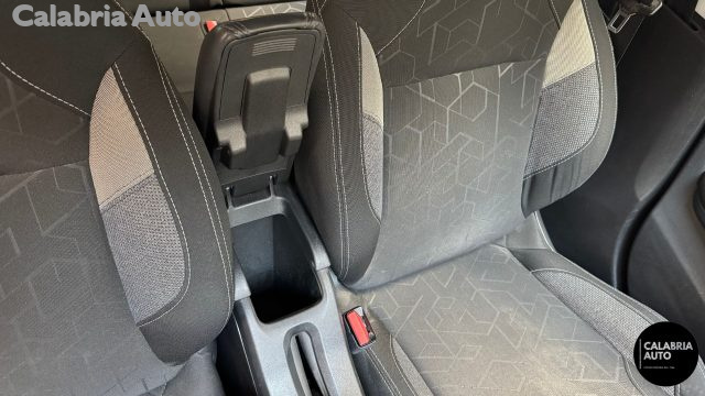 Peugeot 2008 1° serie BlueHDi 100 S&S Active, del 2019, 92.007 km, in vendita a Gioia Tauro (RC)