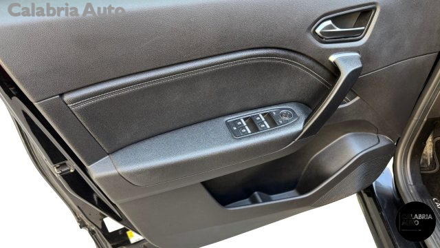 Renault Captur TCe 100 CV GPL Techno, del 2023, 63.361 km, in vendita a Gioia Tauro (RC)
