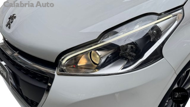 Peugeot 208 1° serie BlueHDi 100 S&S 5 porte Signature, del 2019, 84.990 km, in vendita a Gioia Tauro (RC)