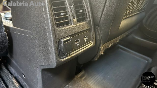 Renault Captur Plug-in Hybrid E-Tech 160 CV Rive Gauche, del 2022, 22.572 km, in vendita a Gioia Tauro (RC)