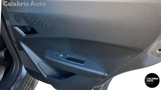 Renault Clio Full Hybrid E-Tech 160 CV 5 porte Techno, del 2025, 1 km, in vendita a Gioia Tauro (RC)