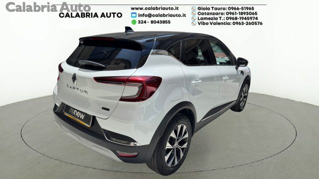 Renault Captur Full Hybrid E-Tech 145 CV Techno - foto 4 di 32