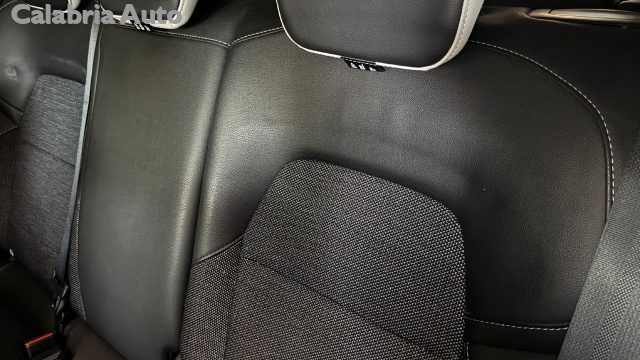 Renault Captur Mild Hybrid 140 CV Techno, del 2023, 46.489 km, in vendita a Gioia Tauro (RC)