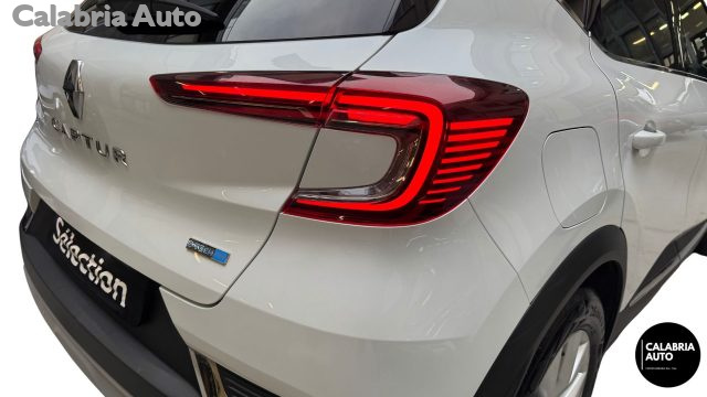 Renault Captur Full Hybrid E-Tech 145 CV Intens, del 2022, 53.956 km, in vendita a Gioia Tauro (RC)