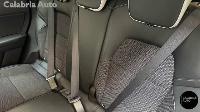 Renault Captur Full Hybrid E-Tech 145 CV Intens, del 2022, 34.429 km, in vendita a Gioia Tauro (RC)