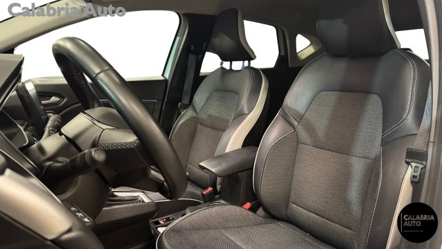 Renault Captur Full Hybrid E-Tech 145 CV Intens, del 2022, 41.309 km, in vendita a Gioia Tauro (RC)