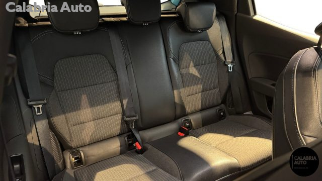 Renault Clio Full Hybrid E-Tech 140 CV 5 porte Intens, del 2022, 30.636 km, in vendita a Gioia Tauro (RC)