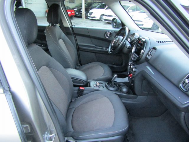 MINI Cooper D Countryman Cooper D 2.0 Hype auto * 108.000 KM *, del 2020, 100.000 km, in vendita a Lecco (LC)