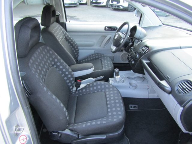 Volkswagen New Beetle 2.0 * 128.000 KM REALI *, del 2000, 120.000 km, in vendita a Lecco (LC)