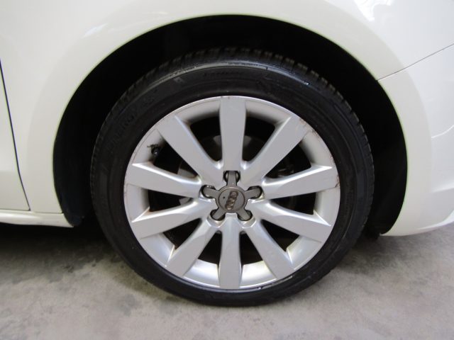 Audi A1 A1 1.2 TFSI Ambition 3 PORTE * 170.000 KM REALI * - foto 4 di 4