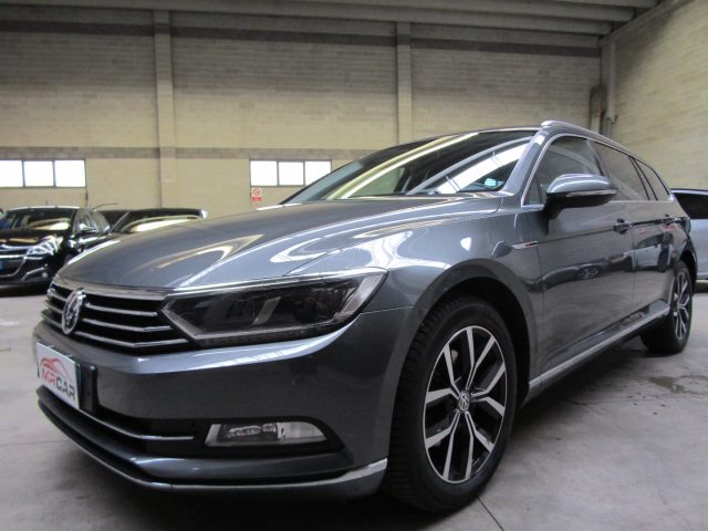 Volkswagen Passat Variant 2.0 TDi SCR Executive 4Motion DSG 4x4 usato a LECCO