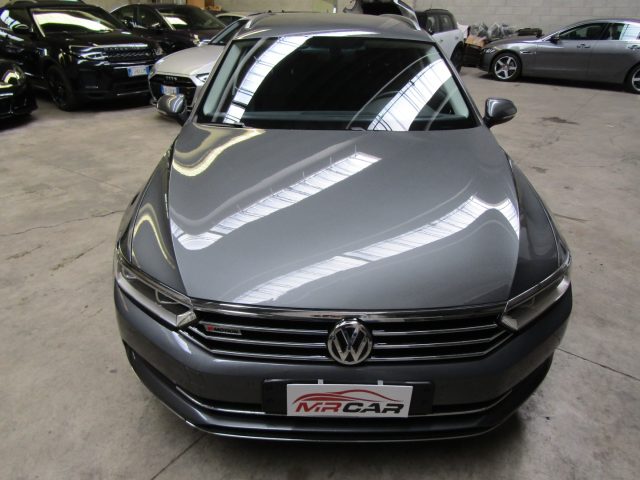Volkswagen Passat Variant 2.0 TDi SCR Executive 4Motion DSG 4x4 - foto 2 di 4