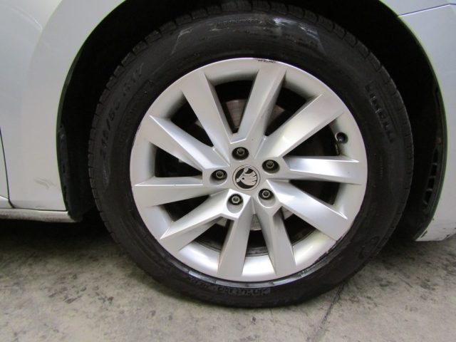 Skoda Superb Superb Wagon 2.0 TDi Executive DSG *418.000 KM* - foto 4 di 24