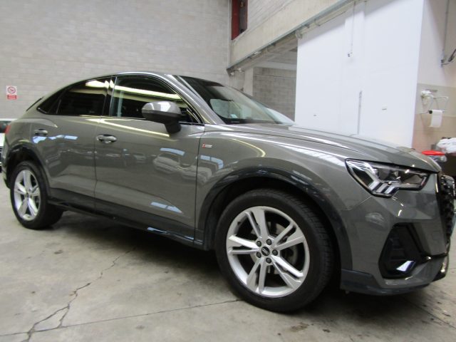 Audi Q3 Sportback SPB 35 2.0 TDi S-LINE S LINE SLINE 4x4 - foto 3 di 4