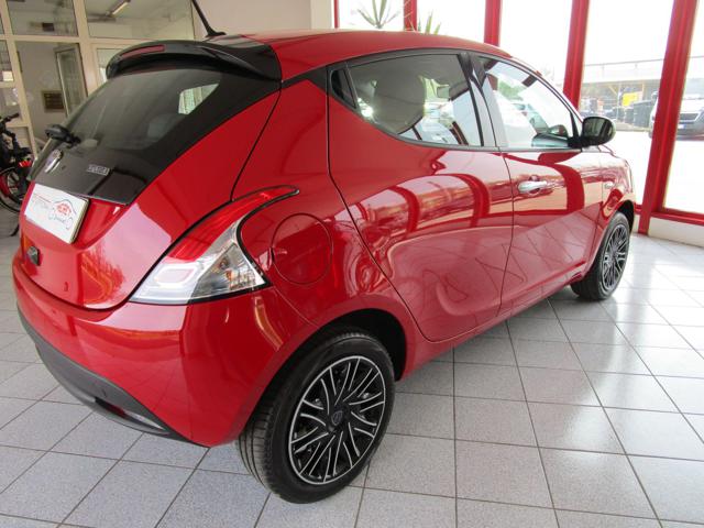 Lancia Ypsilon 1.0 FireFly 5 porte S&S Hybrid Gold - foto 3 di 4