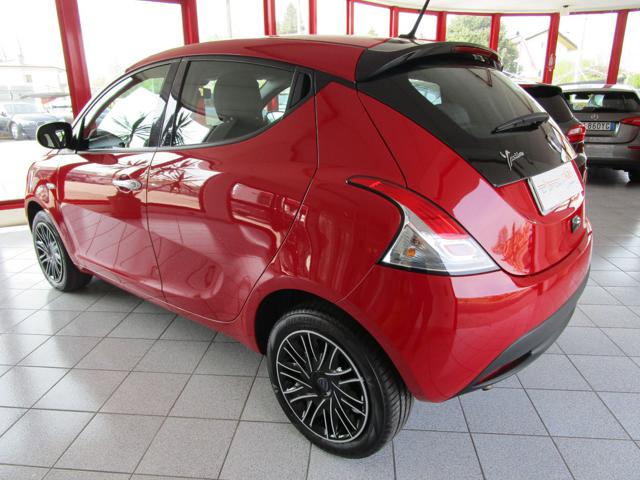 Lancia Ypsilon 1.0 FireFly 5 porte S&S Hybrid Gold - foto 4 di 4