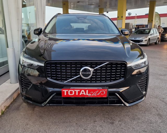Volvo XC60 B4 automatico Plus Dark IVA ESPOSTA - foto 2 di 4
