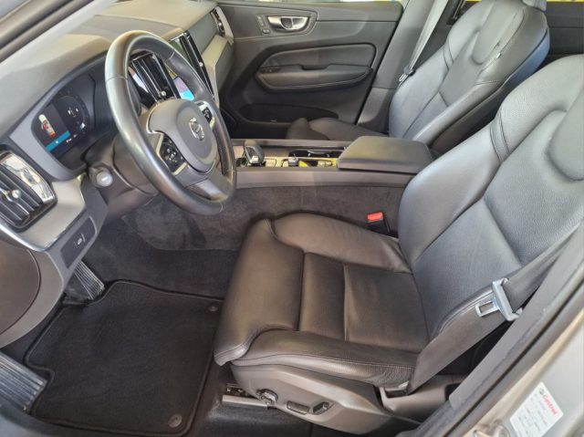 Volvo XC60 B4 (d) AWD automatico Plus Dark, del 2023, 107.378 km, in vendita a Bassano Del Grappa (VI)