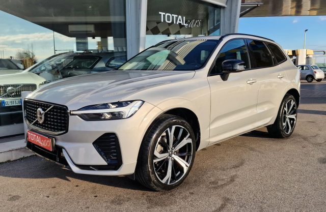 Volvo XC60 B4 (d) AWD automatico Plus Dark usato a BASSANO DEL GRAPPA