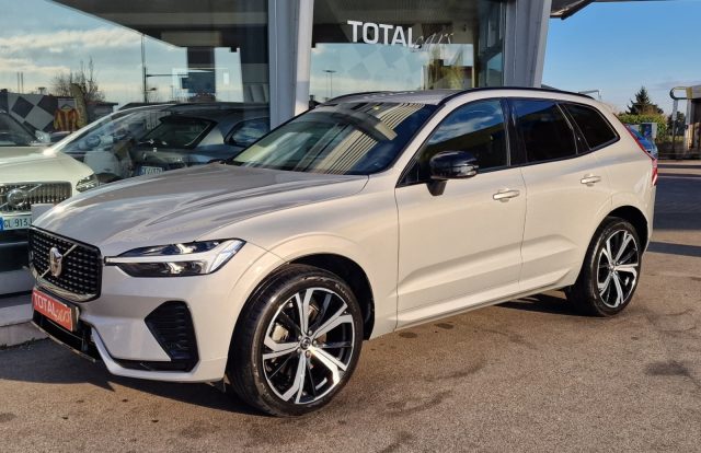 Volvo XC60 B4 (d) AWD automatico Plus Dark - foto 4 di 4