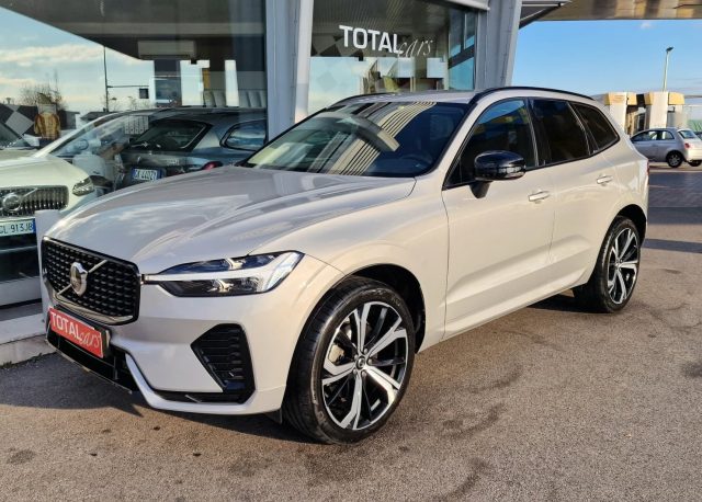 Volvo XC60 B4 (d) AWD automatico Plus Dark - foto 3 di 4
