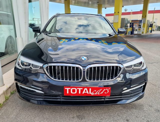 BMW 520 d Touring Luxury Aut. !TAGLIANDI BMW! - foto 2 di 4