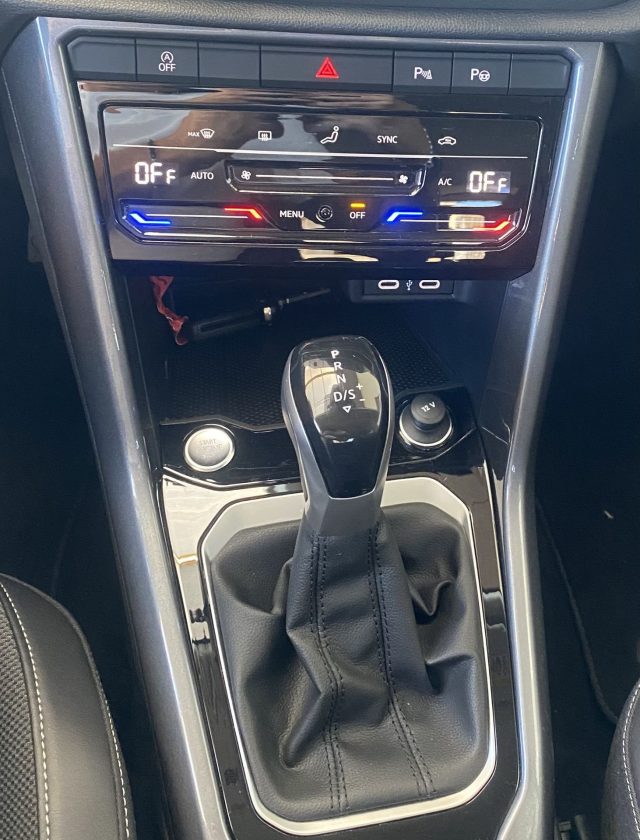 Volkswagen T-Roc 1.5 TSI ACT Style usato a BAGNOLO PIEMONTE