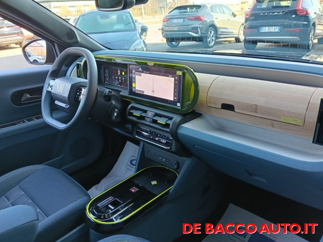 Fiat Grande Panda 1.2 Hybrid 110 CV La Prima OK NEOPATENTATI, del 2025, 10 km, in vendita a Feltre (BL)