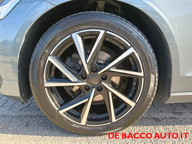 Volvo V60 D3 150 CV Geartronic (CERCHI 18), del 2019, 117.500 km, in vendita a Feltre (BL)