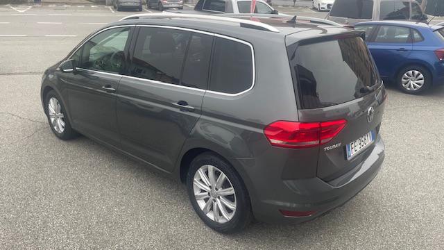 Volkswagen Touran 2.0 TDI 150cv Executive BlueMotion - foto 2 di 13