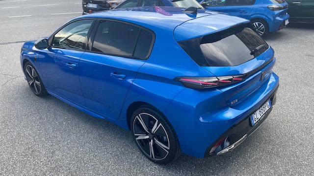 Peugeot 308 BlueHDi 130 EAT8 GT - foto 4 di 4