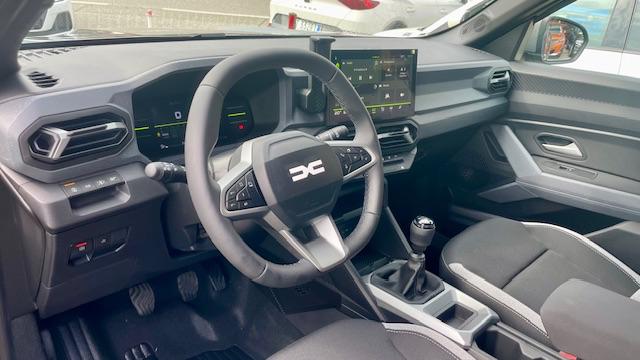 Dacia Duster Eco-G 120cv Journey + Pack Winter - foto 2 di 4