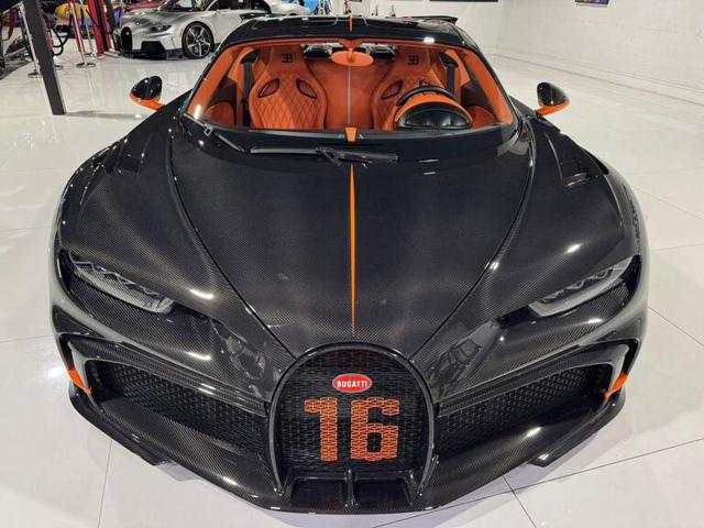 Bugatti Chiron CHIRON PUR SPORT W16 1500HP "1 OF 60" FULL CARBON - foto 2 di 4