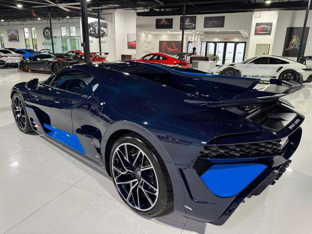 Bugatti Divo DIVO 8.0 W16 1500 HP "1 of 40 FOR THE WORLD" - foto 3 di 4