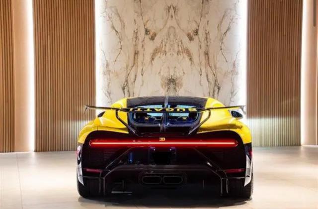 Bugatti Chiron CHIRON PUR SPORT 8.0 W16 1500HP "1 OF 60" - foto 4 di 4