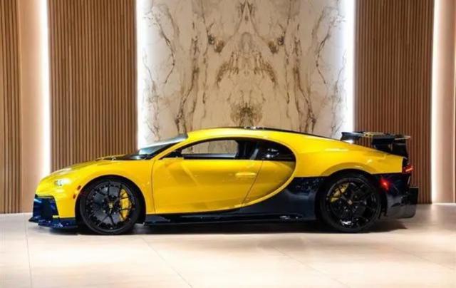 Bugatti Chiron CHIRON PUR SPORT 8.0 W16 1500HP "1 OF 60" - foto 3 di 4